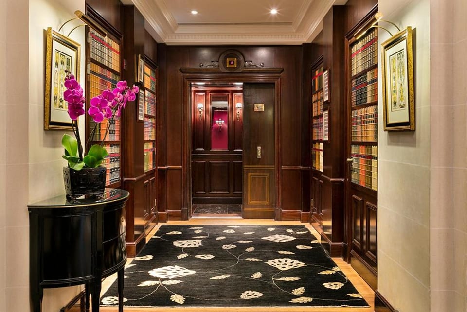 Francois 1er Hotel in Paris