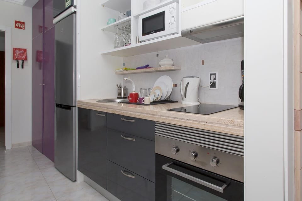 Coffee/tea facilities, Kitchen or kitchenette, Communal kitchen