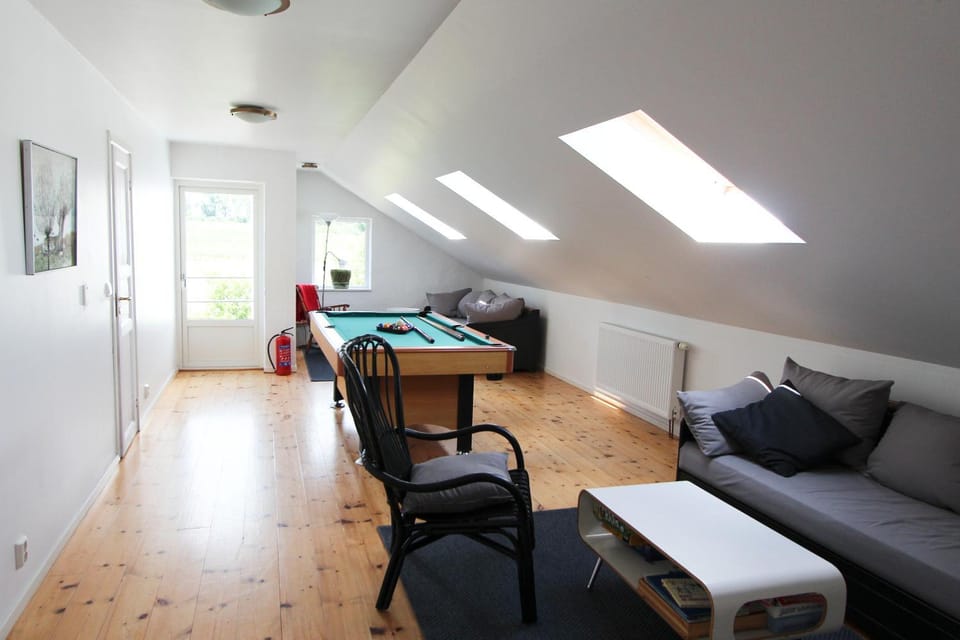 TV and multimedia, Seating area