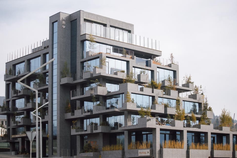 Property building, Facade/entrance, Day