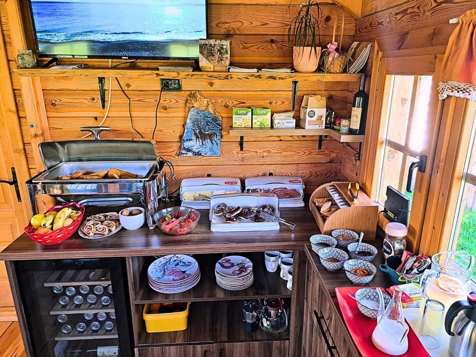 Coffee/tea facilities, Kitchen or kitchenette, Food and drinks, Food, Buffet breakfast