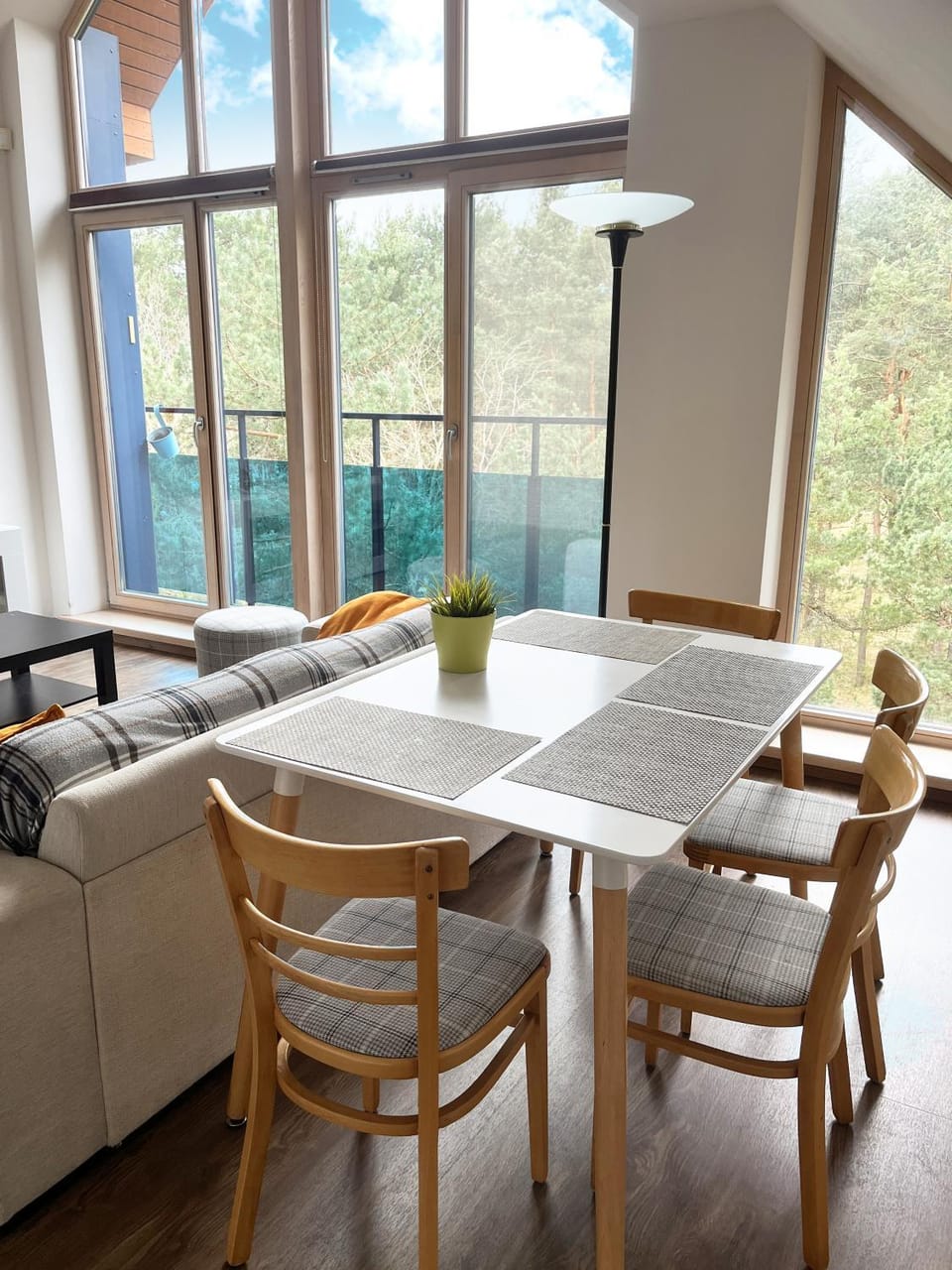 Living room, Dining area
