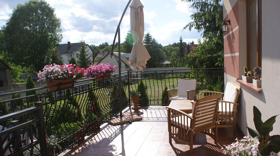 Noclegi Pod Różą Vacation rental in Lviv Oblast