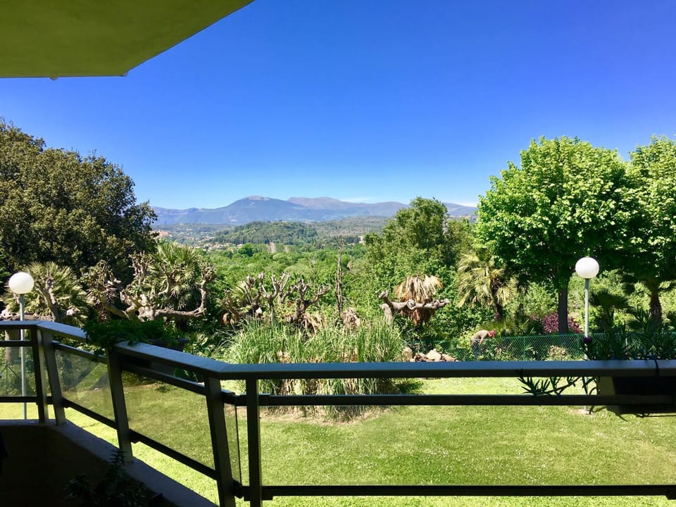 ZenGarden Pool,3bedrooms,lit bébé Beach800m,box&wifi Apartment in Antibes