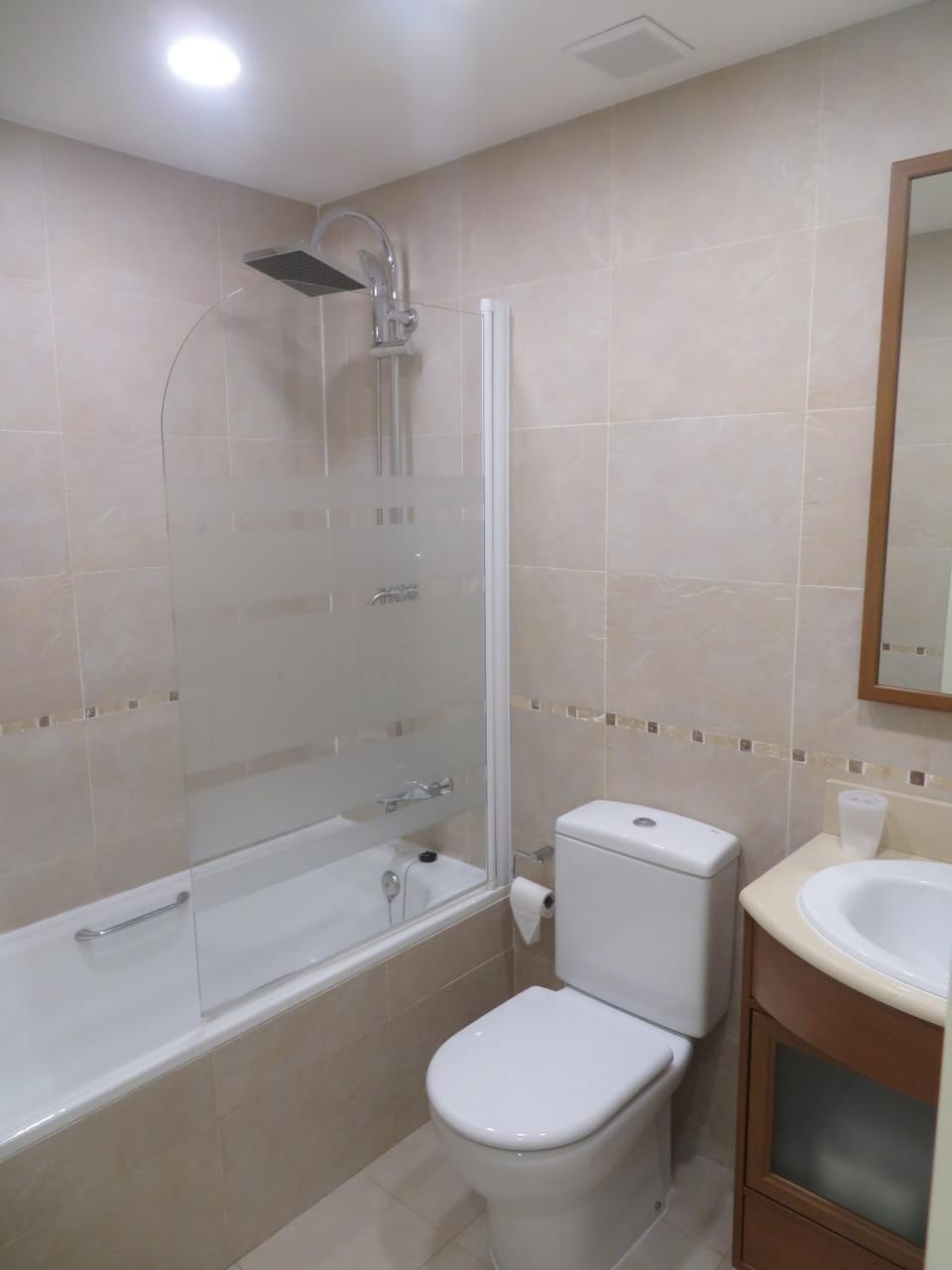 Shower, Toilet, Bathroom, Bath