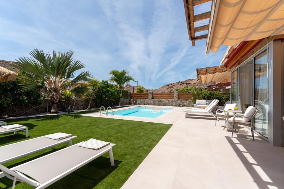 Villa Diana with private swimming pool in Tauro Villa in Comarca Sur