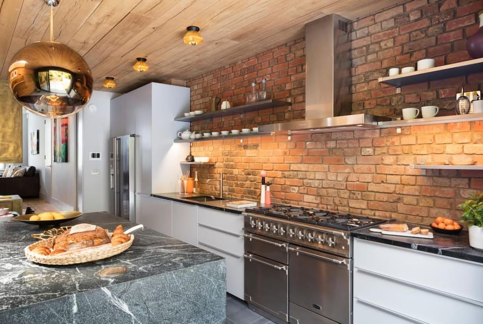 Kitchen or kitchenette, Dining area, Communal kitchen
