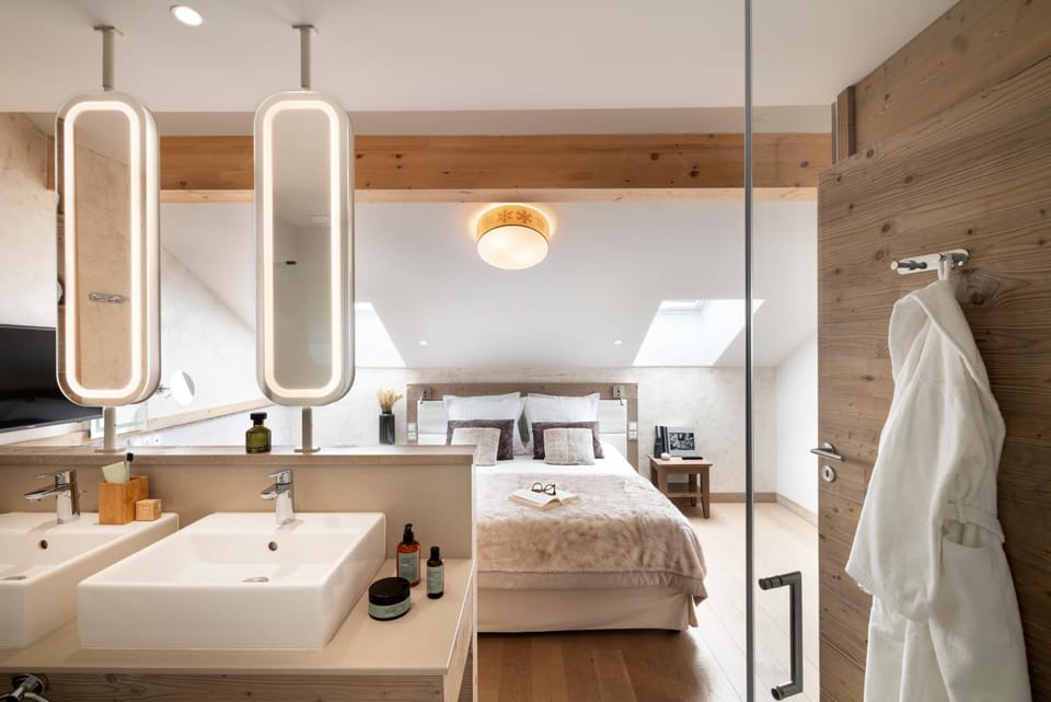 Bed, Bathroom, Photo of the whole room, Bedroom, towels