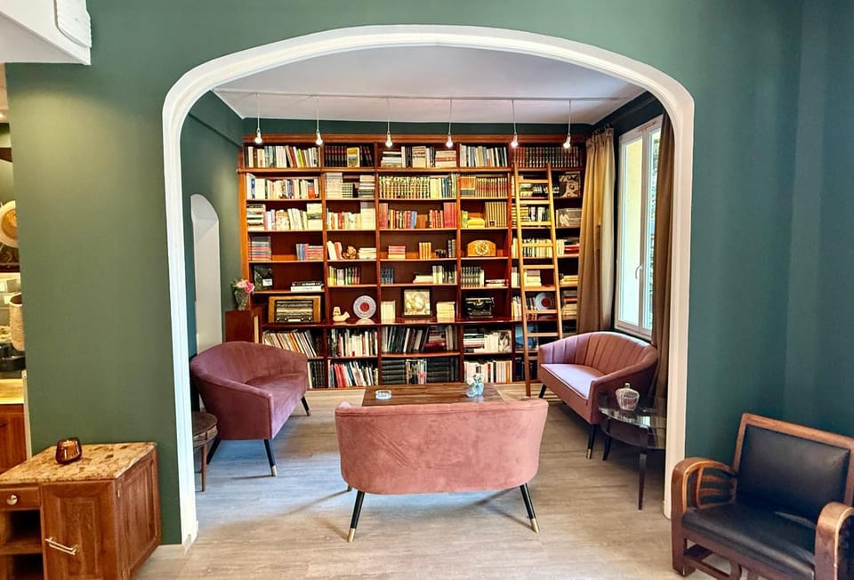 Library, Living room