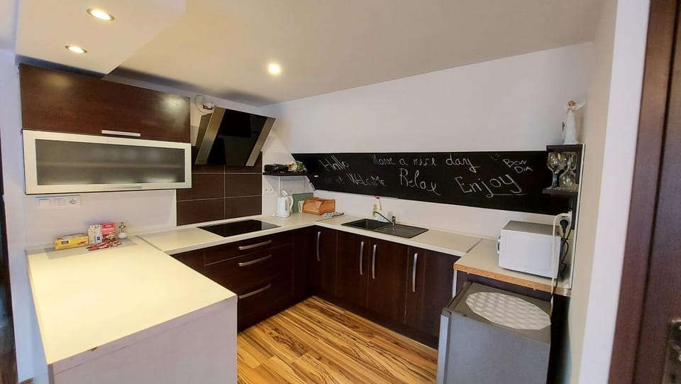 Apartmán Tajov pre 5-6 osôb, privatne parkovanie a terasa Apartment hotel in Slovakia