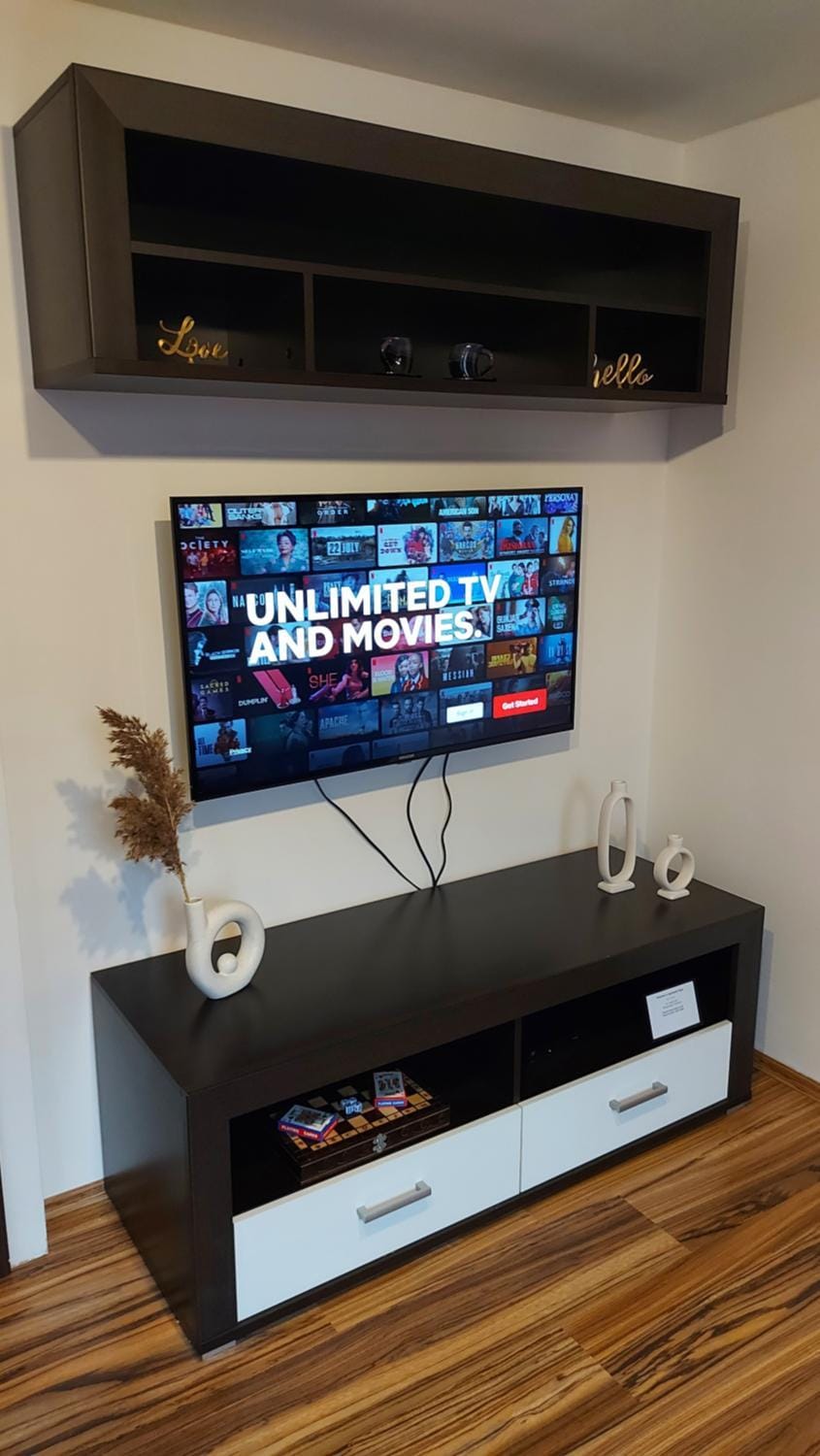 Communal lounge/ TV room, TV and multimedia, Evening entertainment