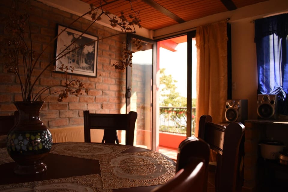 Living room, Decorative detail, Dining area, Mountain view