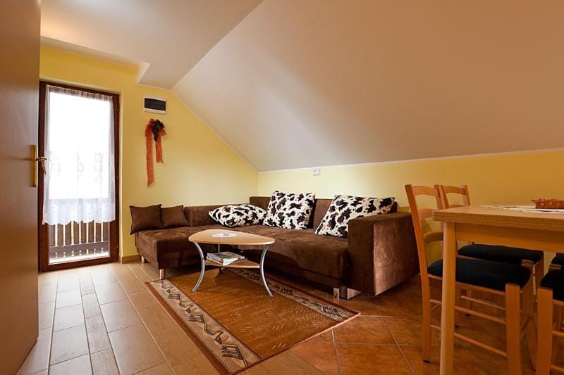 Zidanica Meglič - Vineyard cottage Meglič House in Slovenia