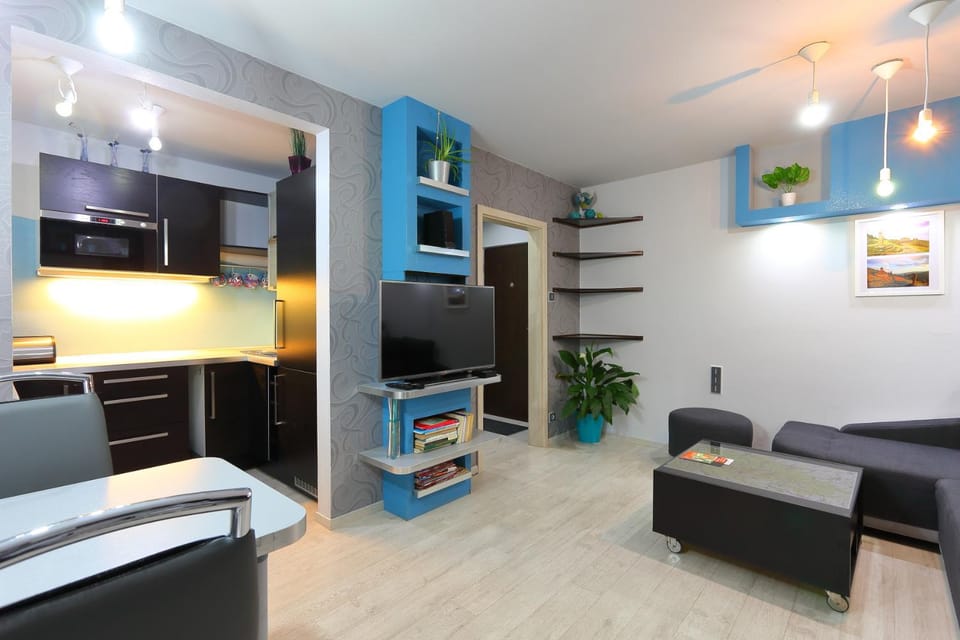TV and multimedia, Kitchen or kitchenette, Living room