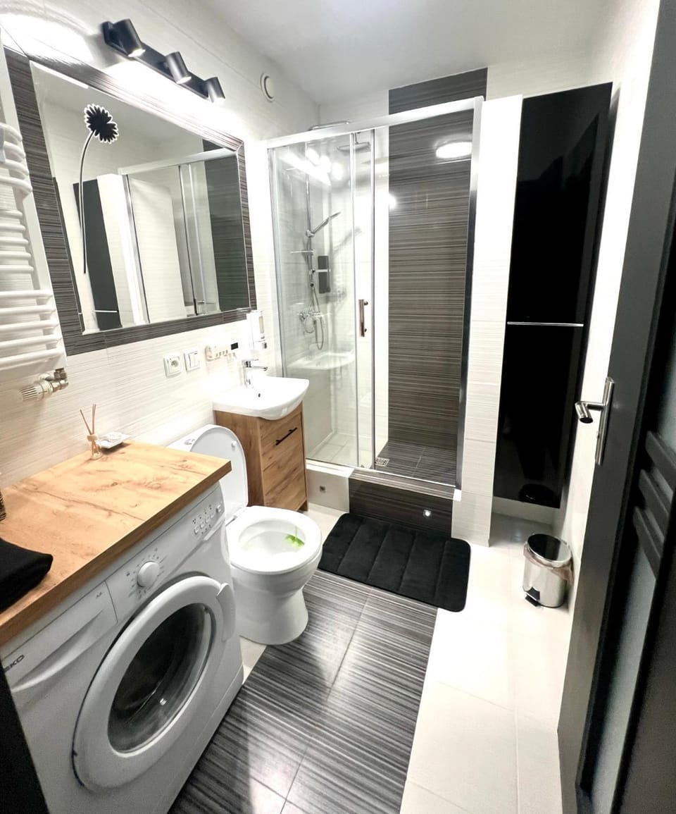 Wake Up To Baltic Views AON Apartment Just Minutes From Beach Apartment in Gdansk