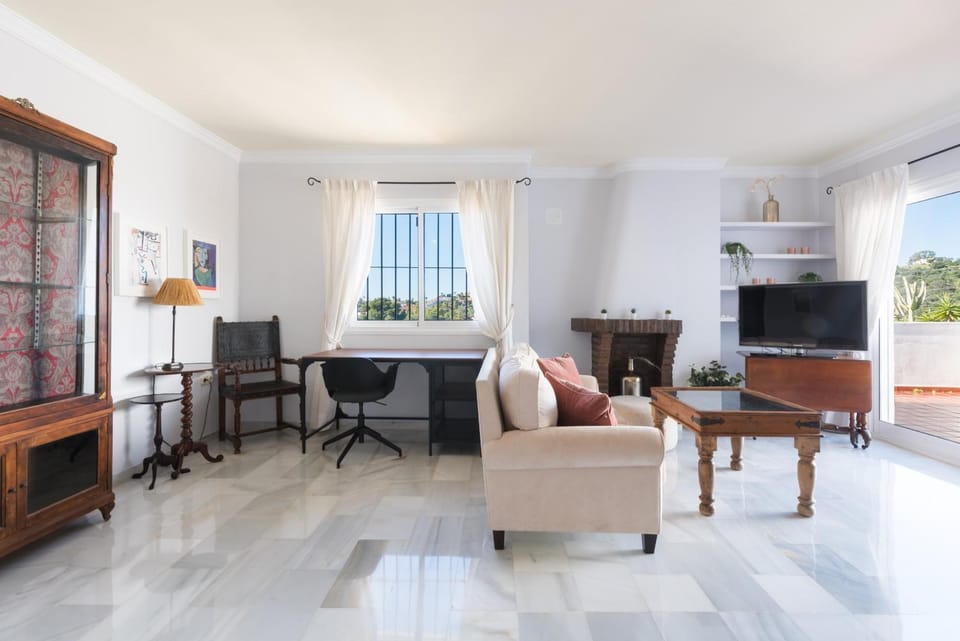 Communal lounge/ TV room, Living room