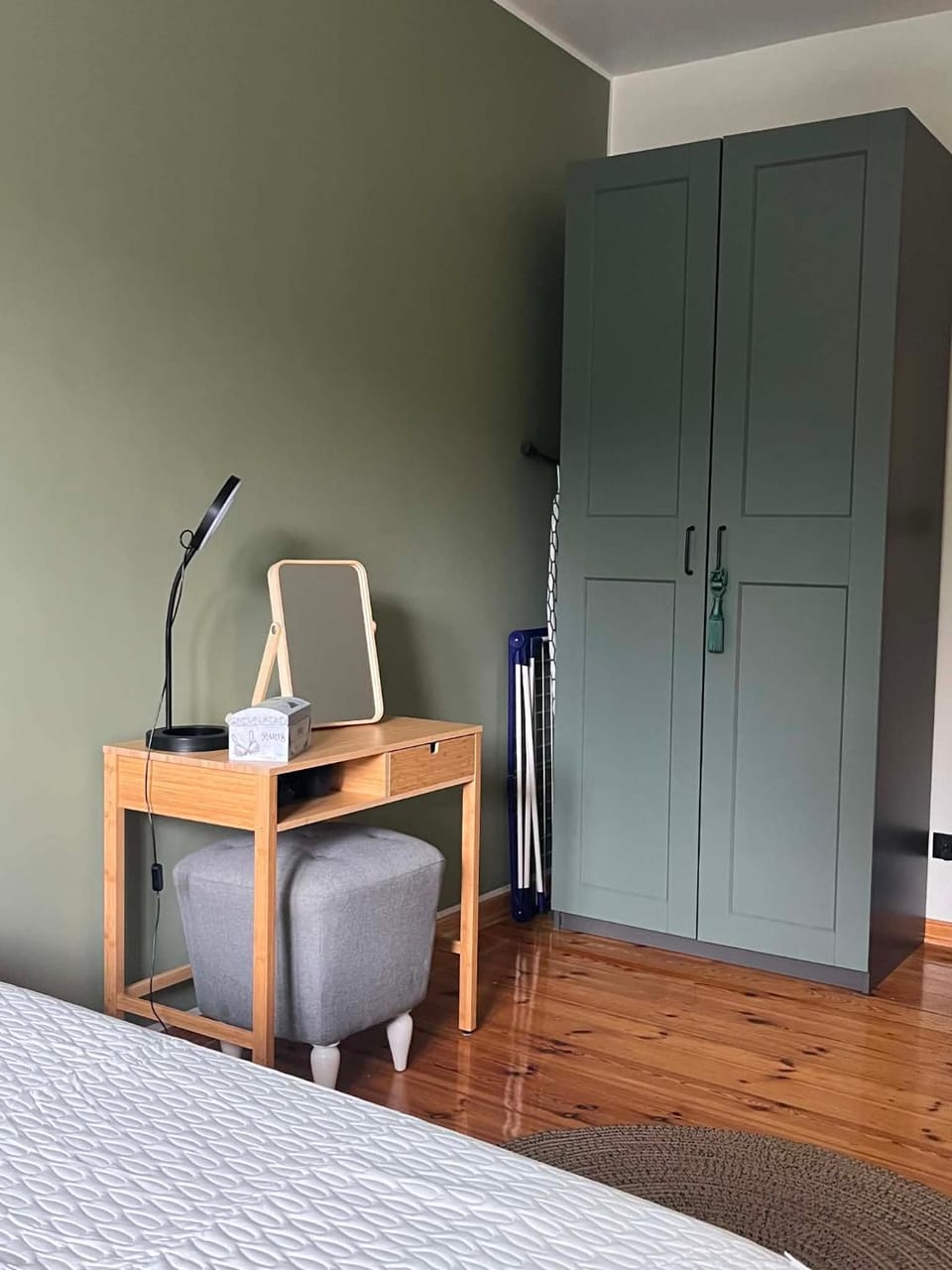 Bedroom, wardrobe