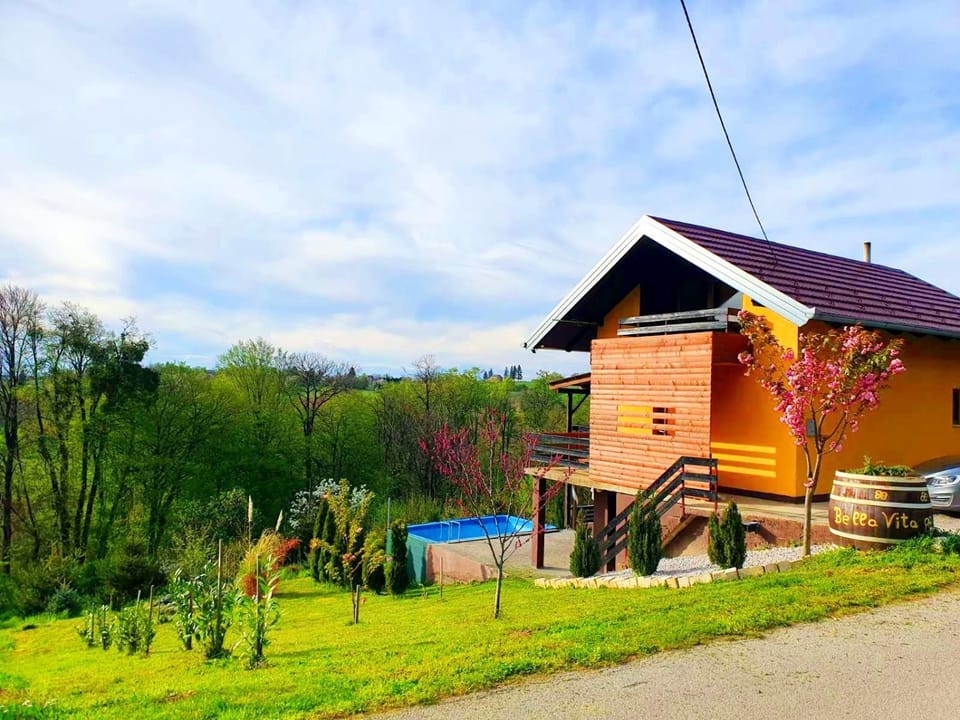 Property building, Natural landscape, Garden