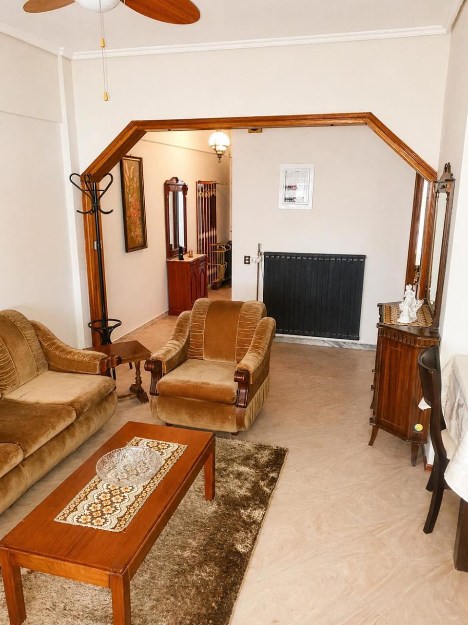Bed, TV and multimedia, Living room, Photo of the whole room, Seating area