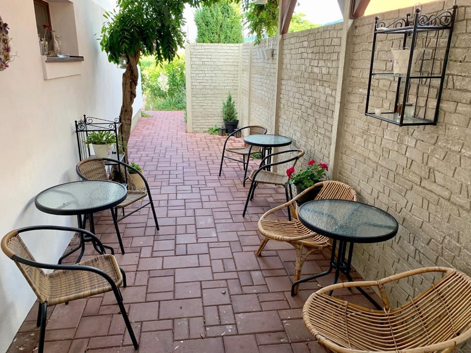 Facade/entrance, Seating area
