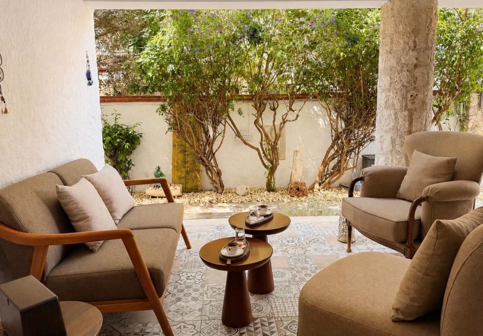Property building, Balcony/Terrace