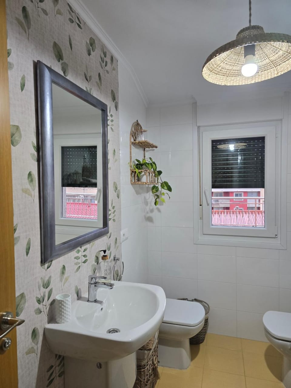Apartamento en el centro de Cedeira nuevo y con terraza Apartment in Galicia
