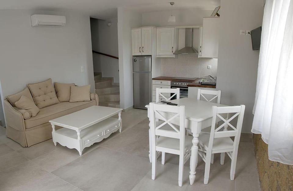 GOLDEN VILLAS Apartment in Messenia