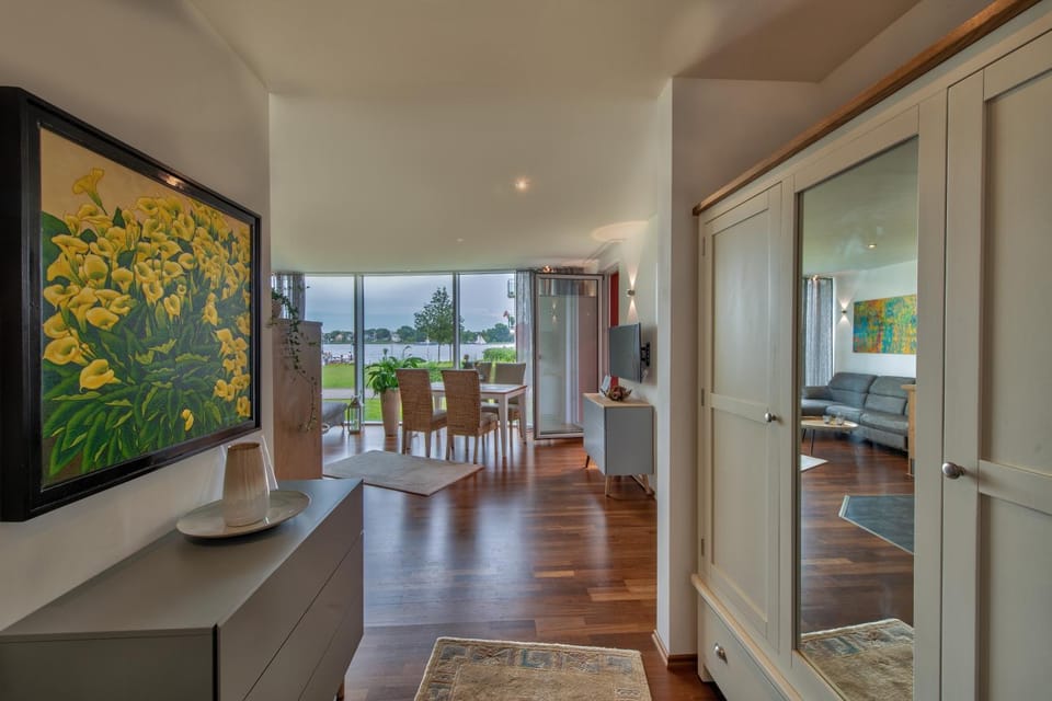 Living room, River view, Area and facilities