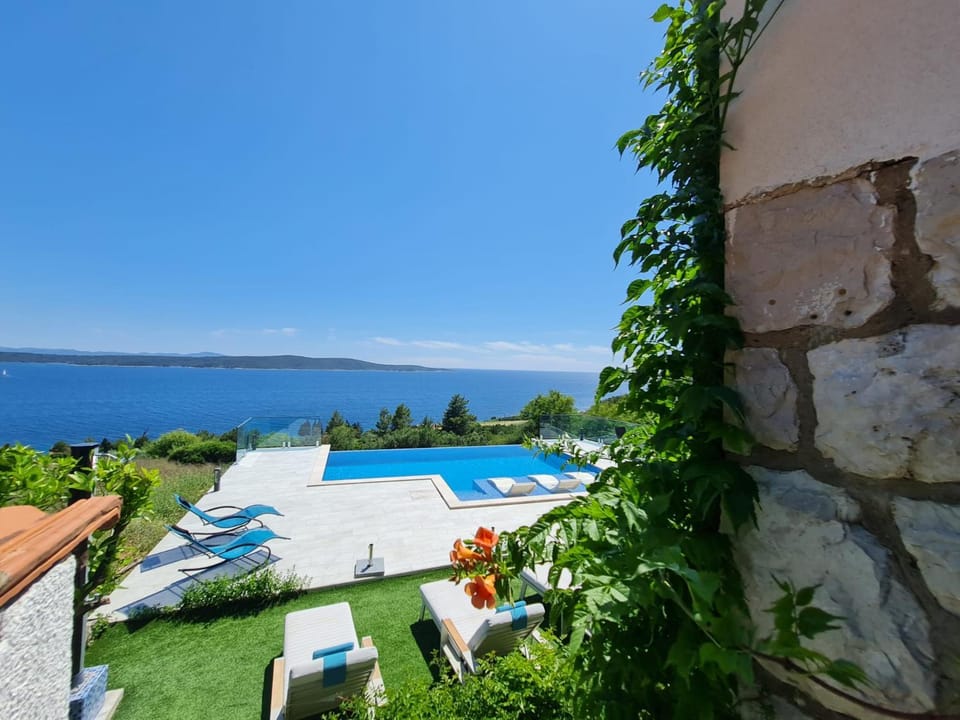 Sea view, Swimming pool