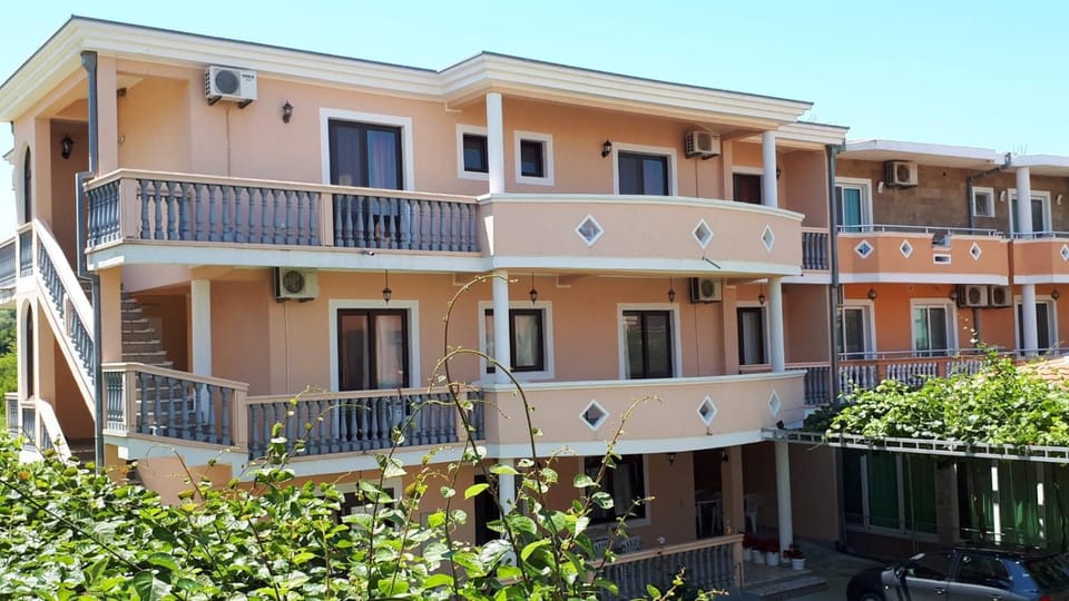 Rooms Ibrocevic Bed and Breakfast in Ulcinj