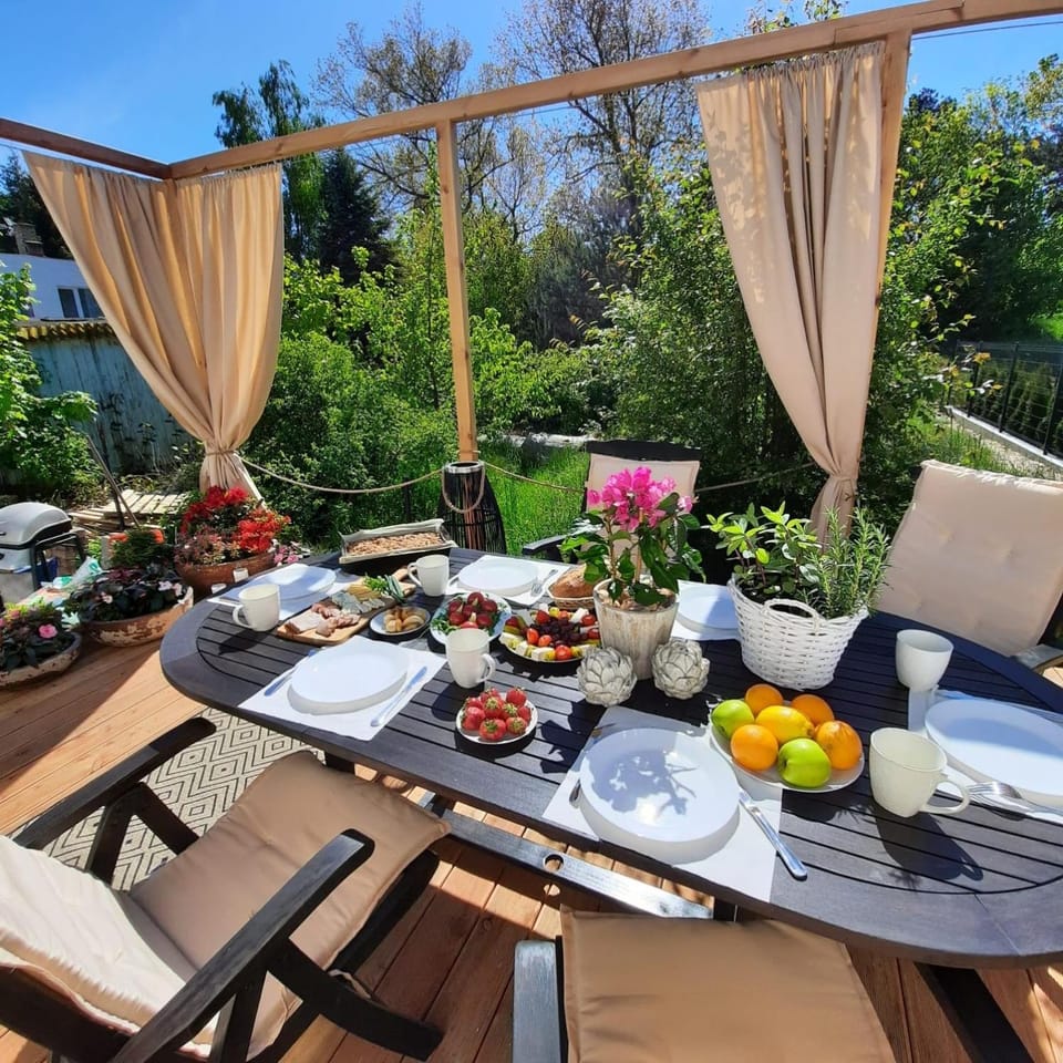 Day, Balcony/Terrace, Balcony/Terrace, Food and drinks, Seating area, Garden view