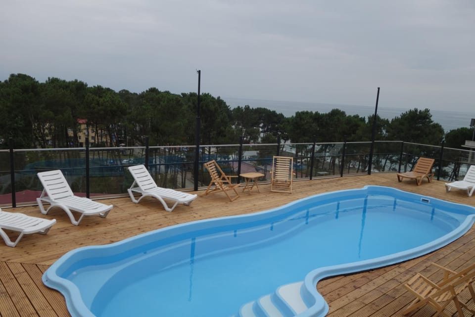 Swimming pool, Swimming pool