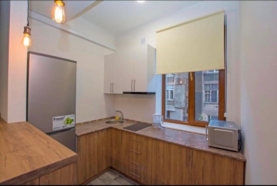 Kitchen or kitchenette, Communal kitchen