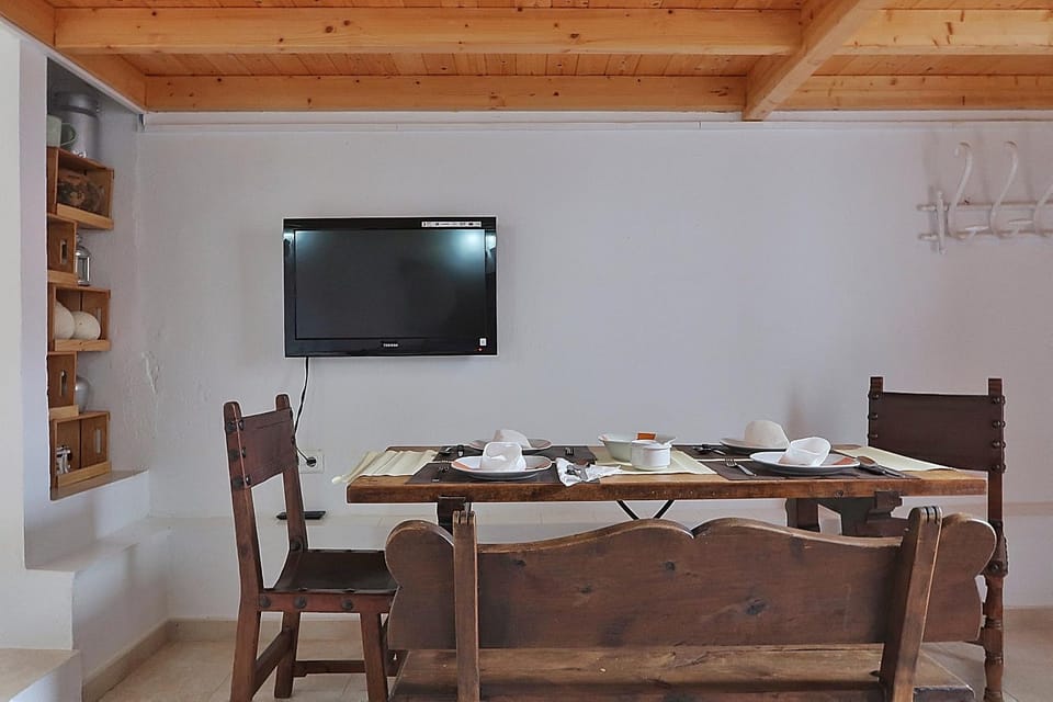 TV and multimedia, Living room, Dining area