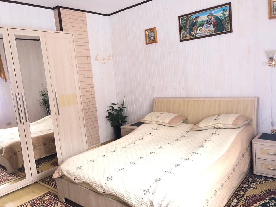 Біля комори Bed and Breakfast in Ukraine