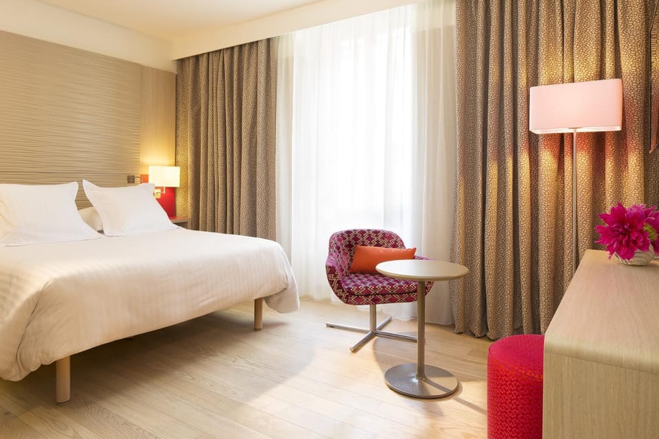 Day, Photo of the whole room