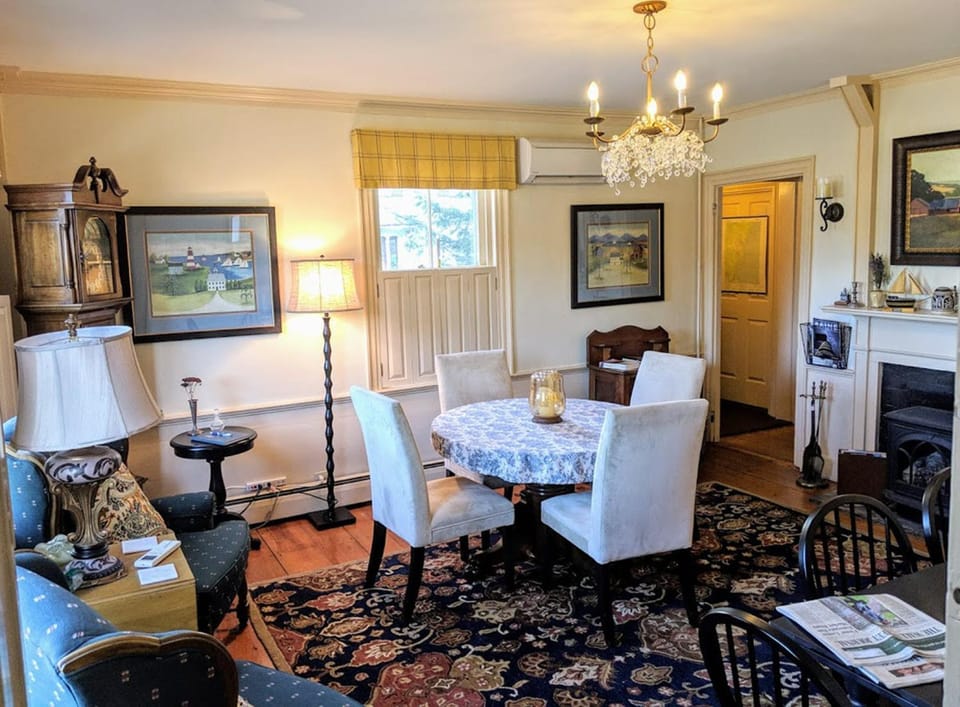 Communal lounge/ TV room, Dining area, Internal: Not applicable to any particular room