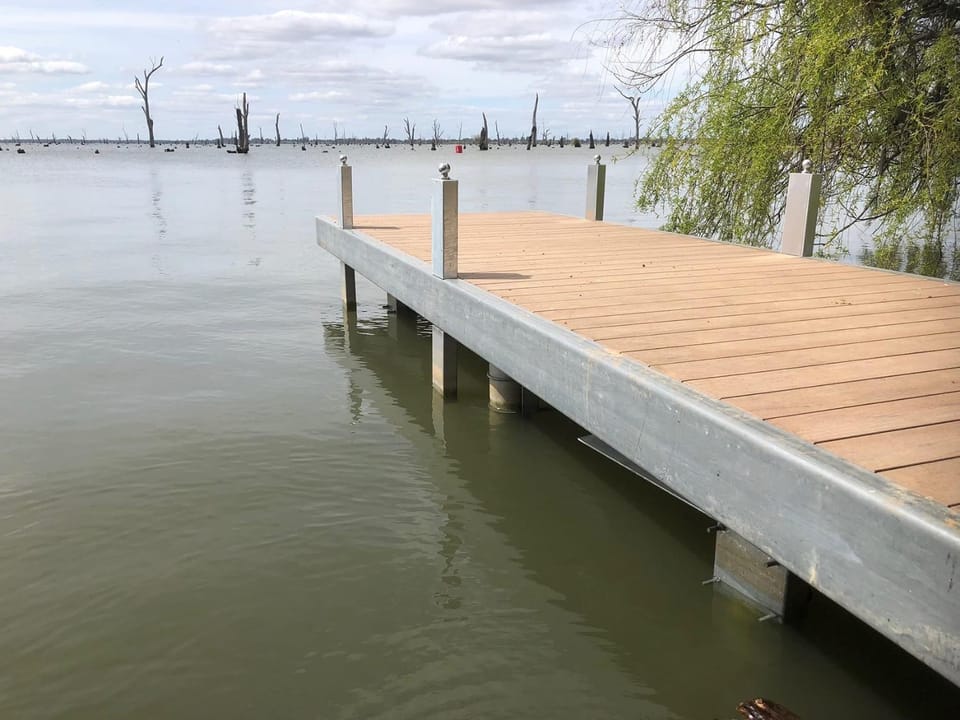 Woodbine Waters Lakehouse House in Yarrawonga