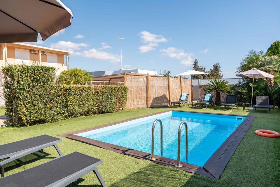 Garden, Garden, Swimming pool, sunbed