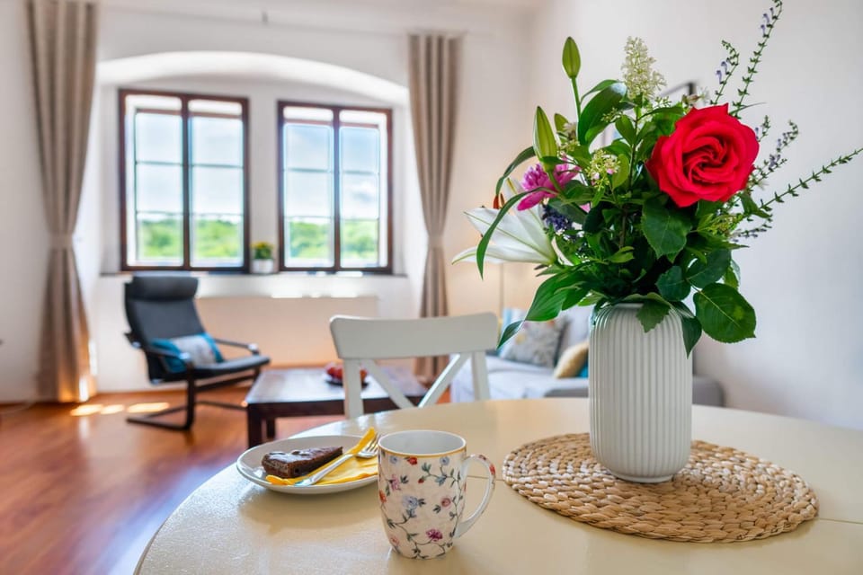 Living room, Food