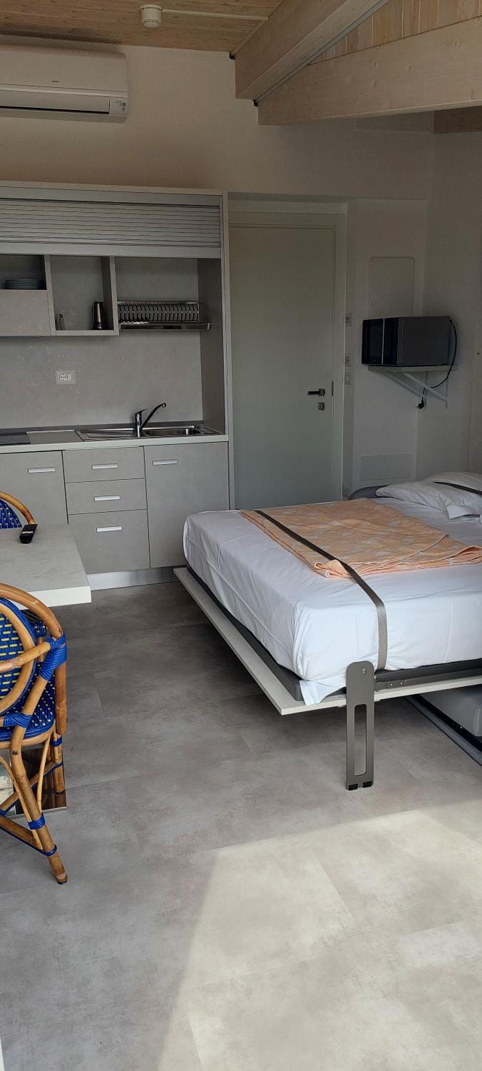 Bed, Kitchen or kitchenette, Photo of the whole room