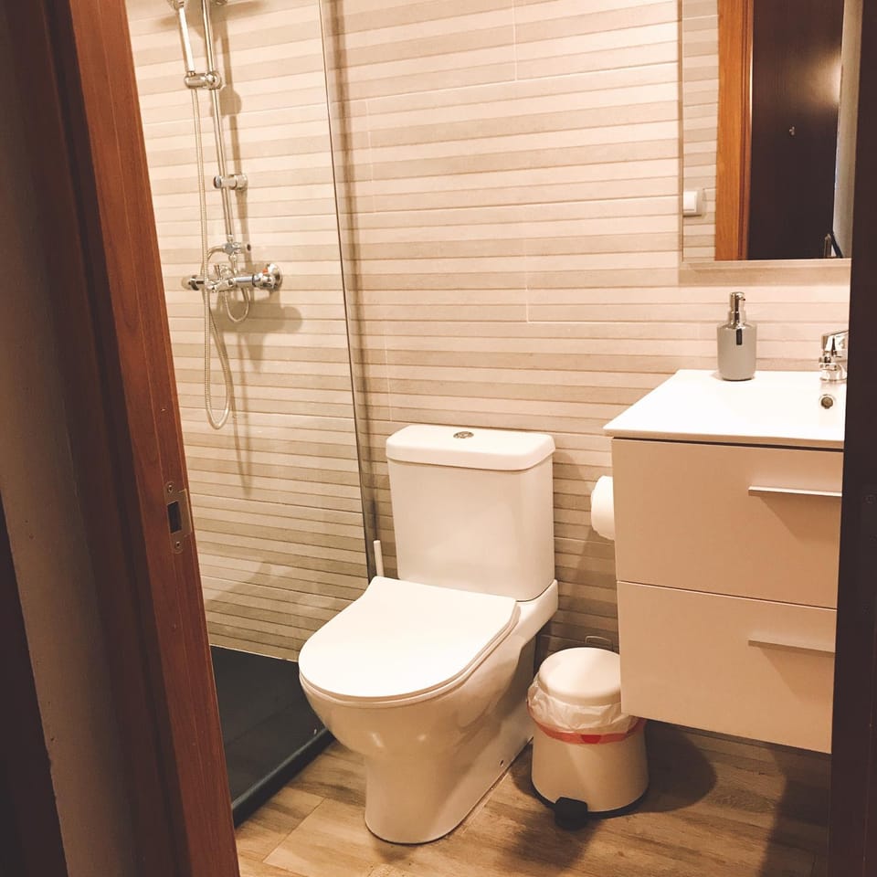 Shower, Toilet, Bathroom