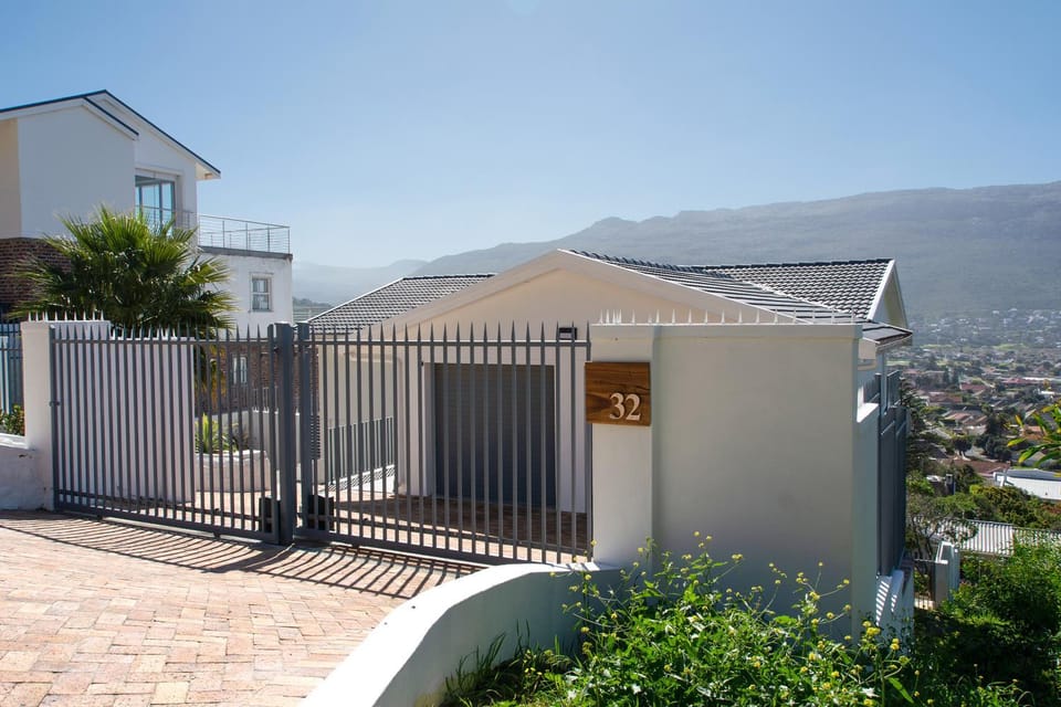 Facade/entrance, Street view