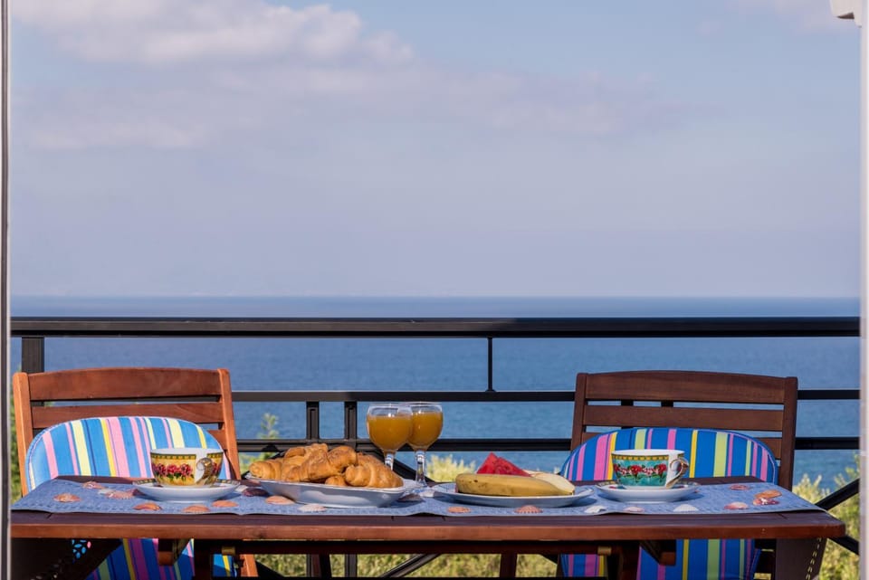 Balcony/Terrace, Food and drinks, Sea view