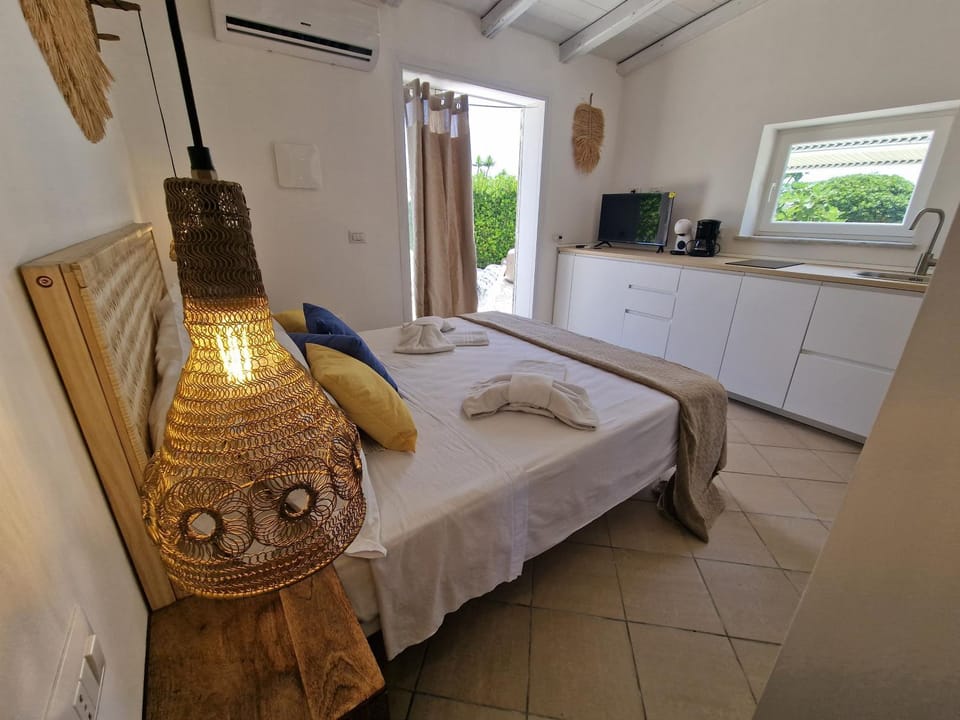 Villa Arenile - Seaside - Swimmingpool- Private access to Sea - waterfront - Fontane Bianche - Siracusa Villa in Fontane Bianche
