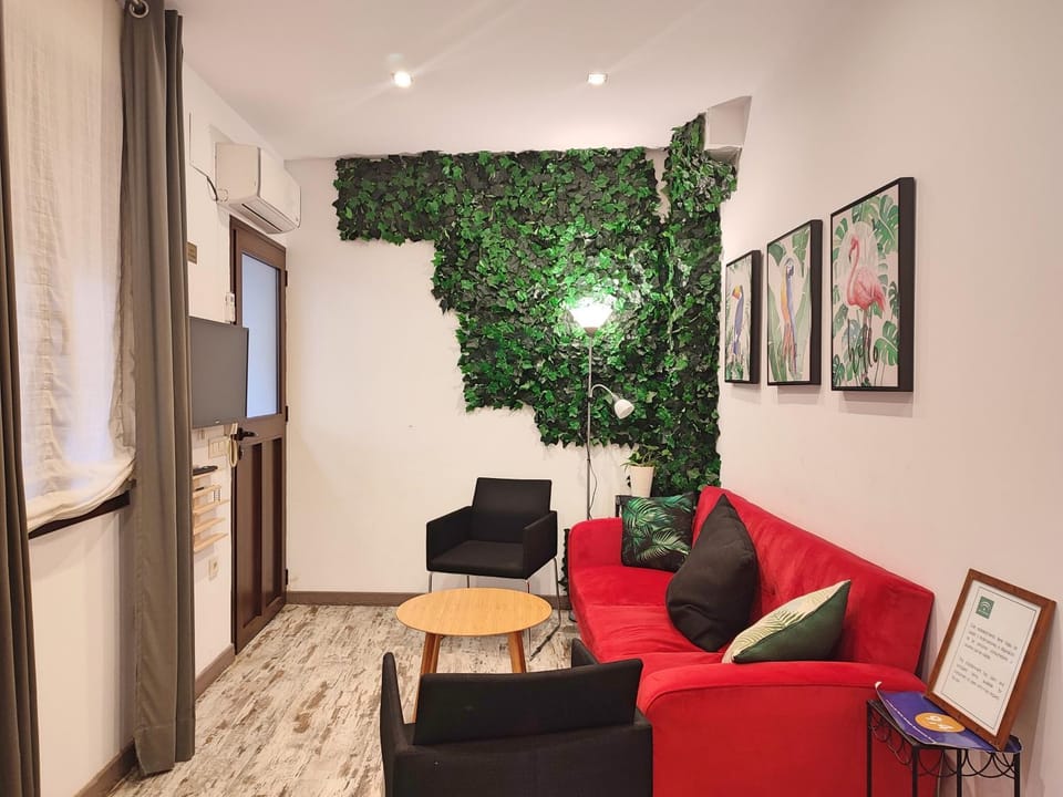 Communal lounge/ TV room, TV and multimedia, Living room, Seating area