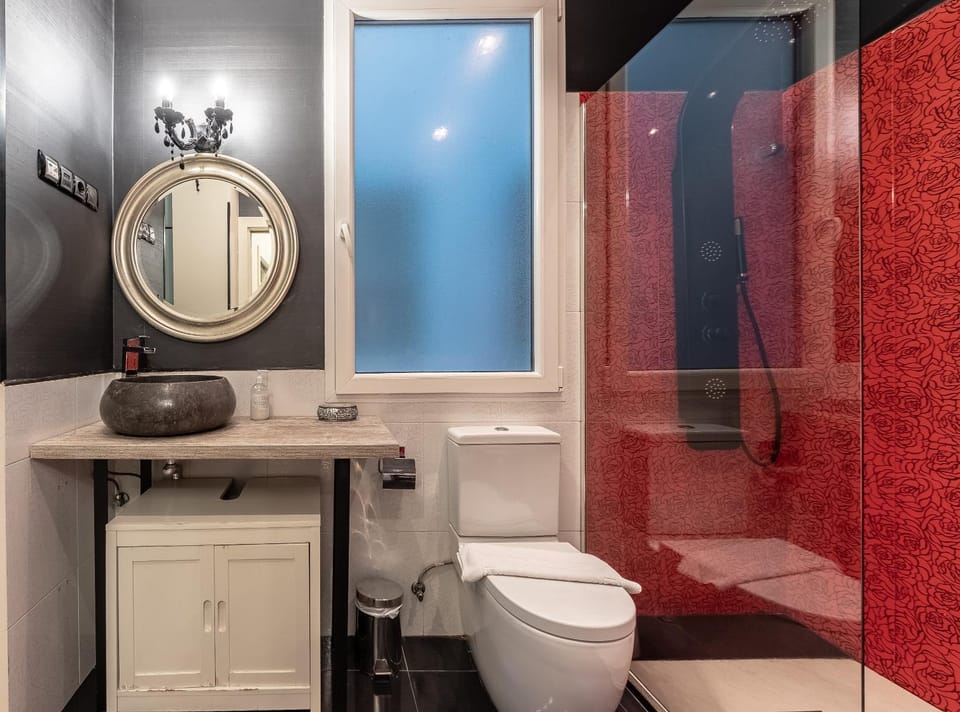 Shower, Bathroom, hair dryier, towels