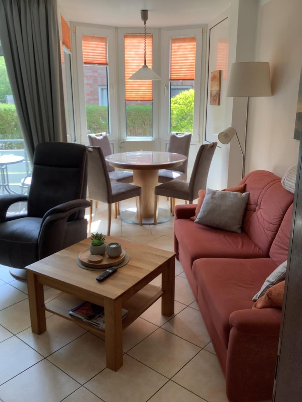 Living room, Seating area