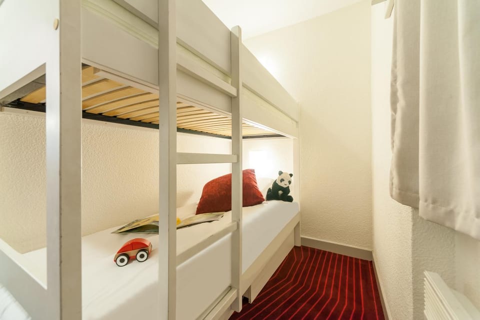 Bed, Photo of the whole room, Bedroom, bunk bed, wardrobe