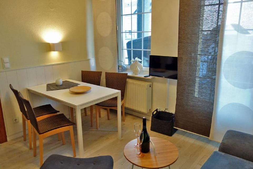 TV and multimedia, Dining area